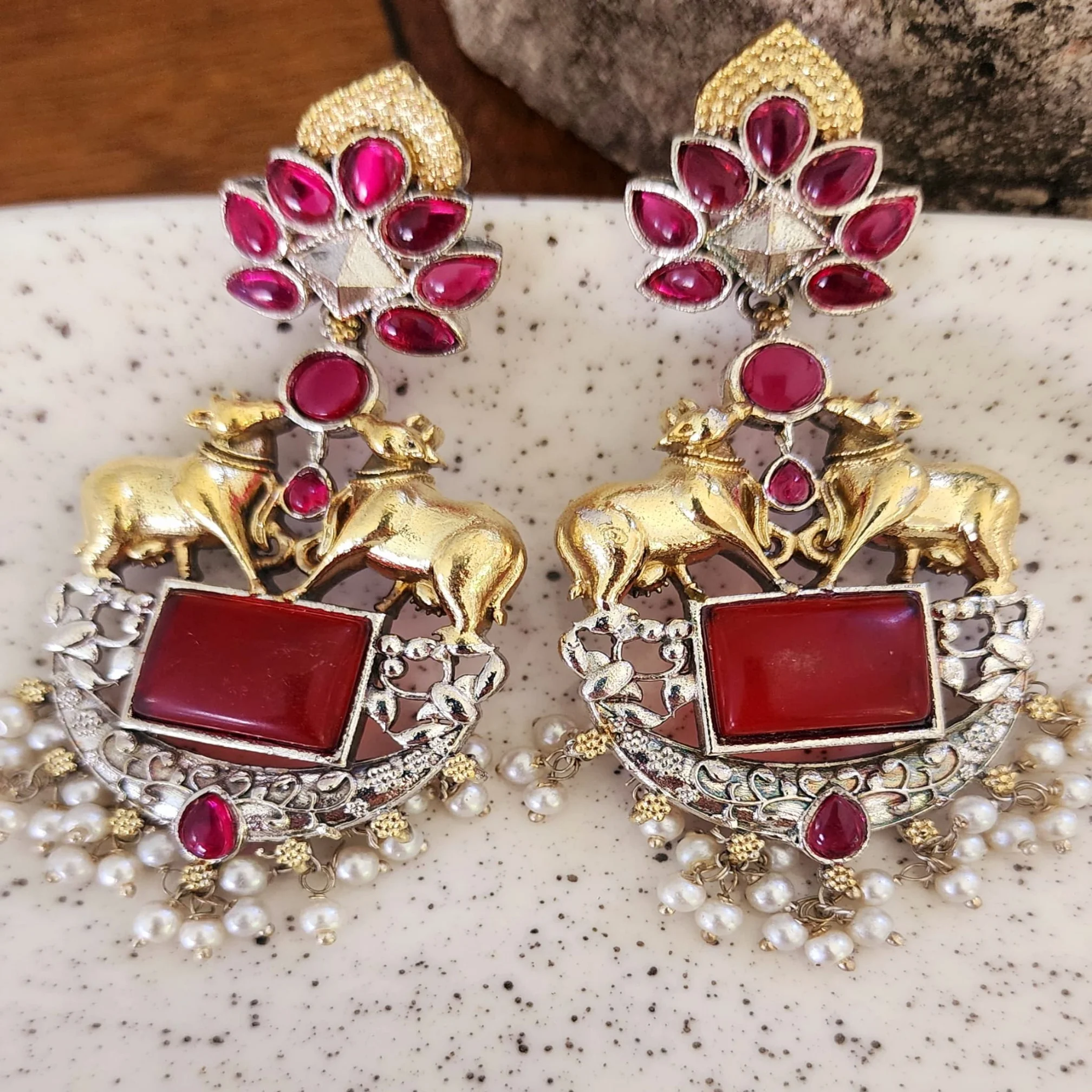 Exquisite Animal Motif Earrings